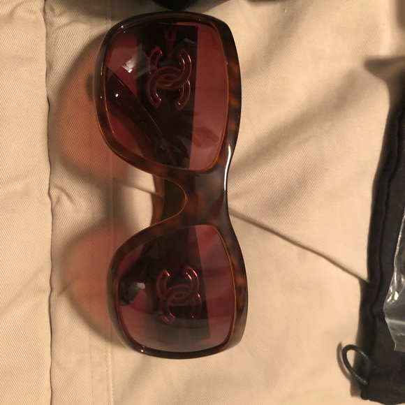 Authentic Chanel sunglasses - Picture 2 of 7